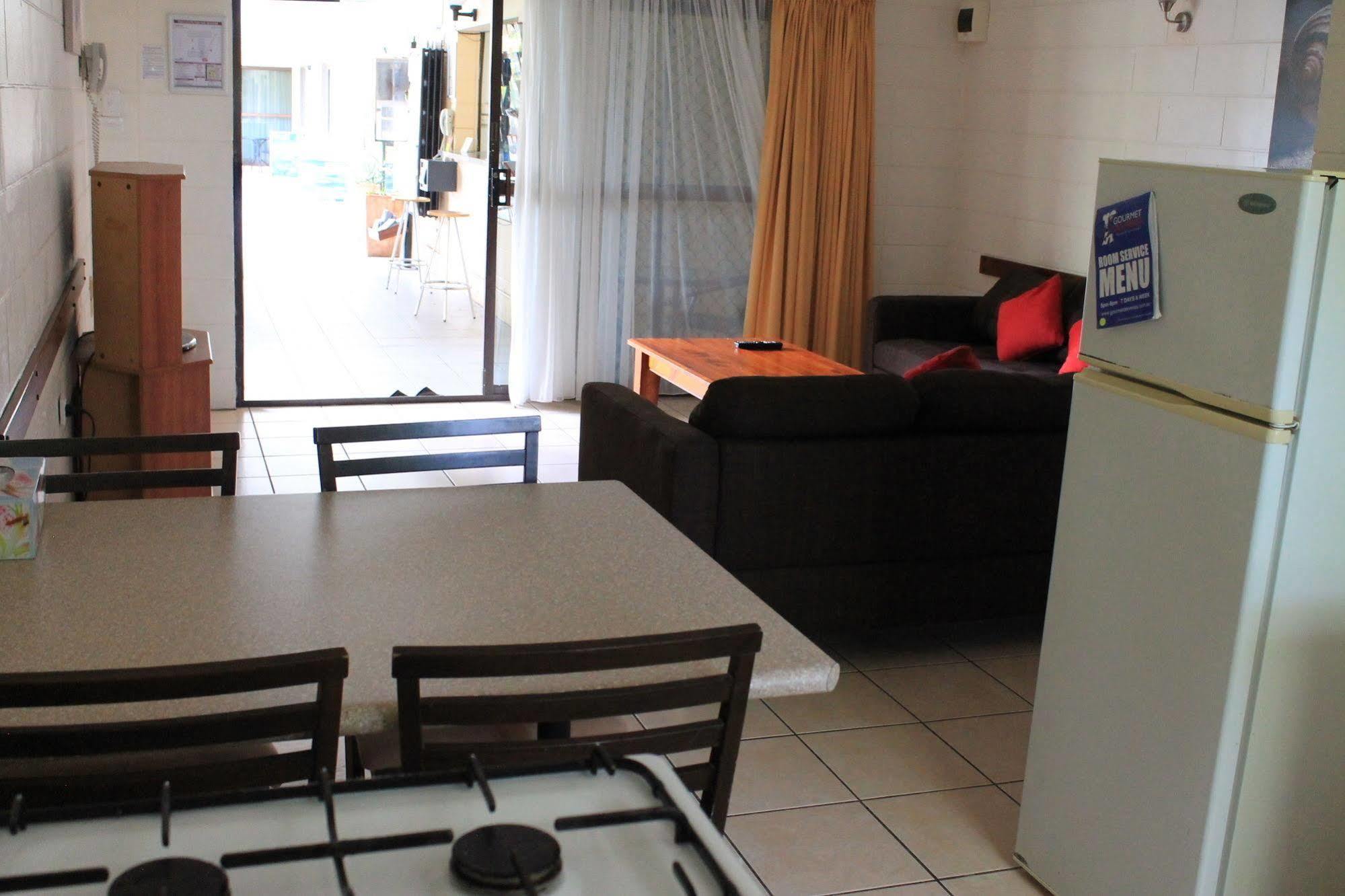 Oasis Inn Apartments Cairns Zewnętrze zdjęcie