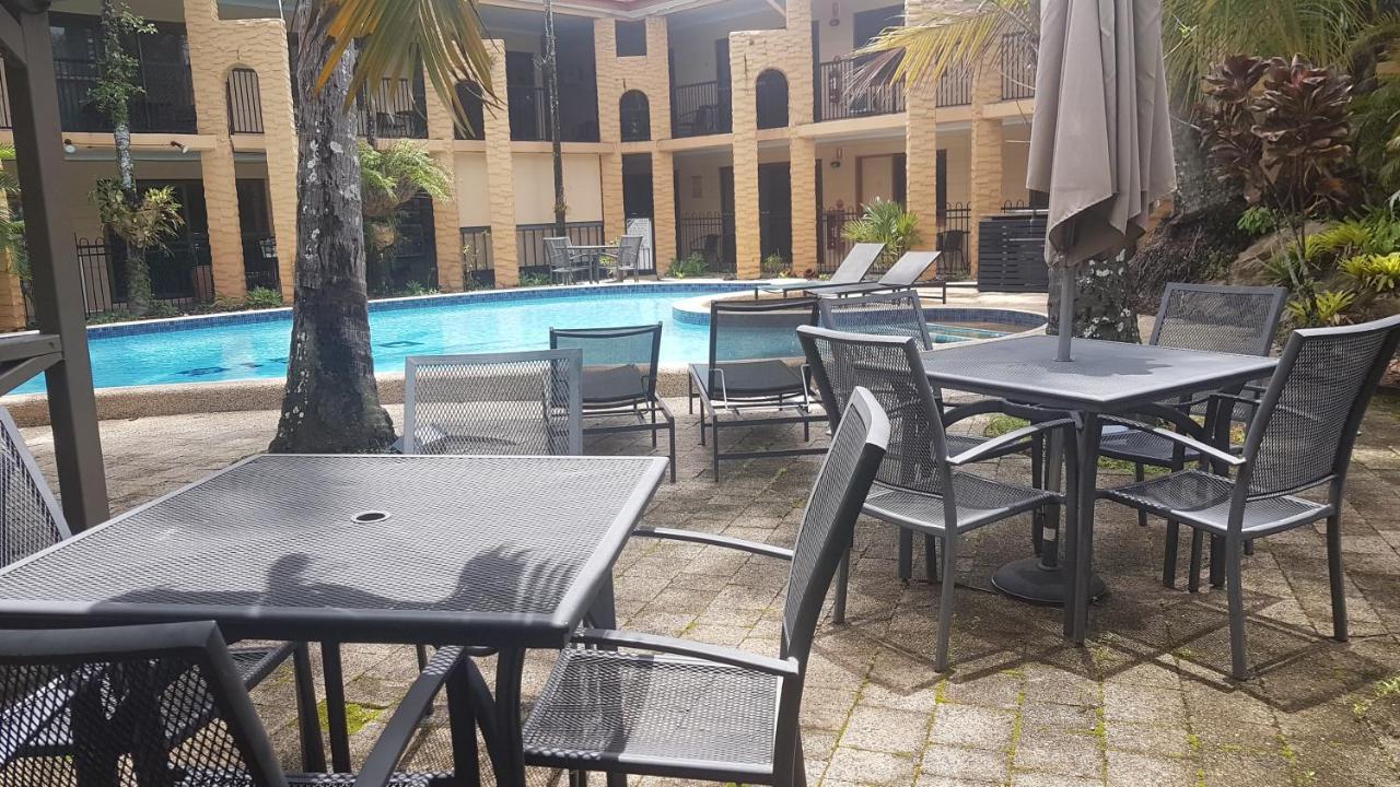 Oasis Inn Apartments Cairns Zewnętrze zdjęcie