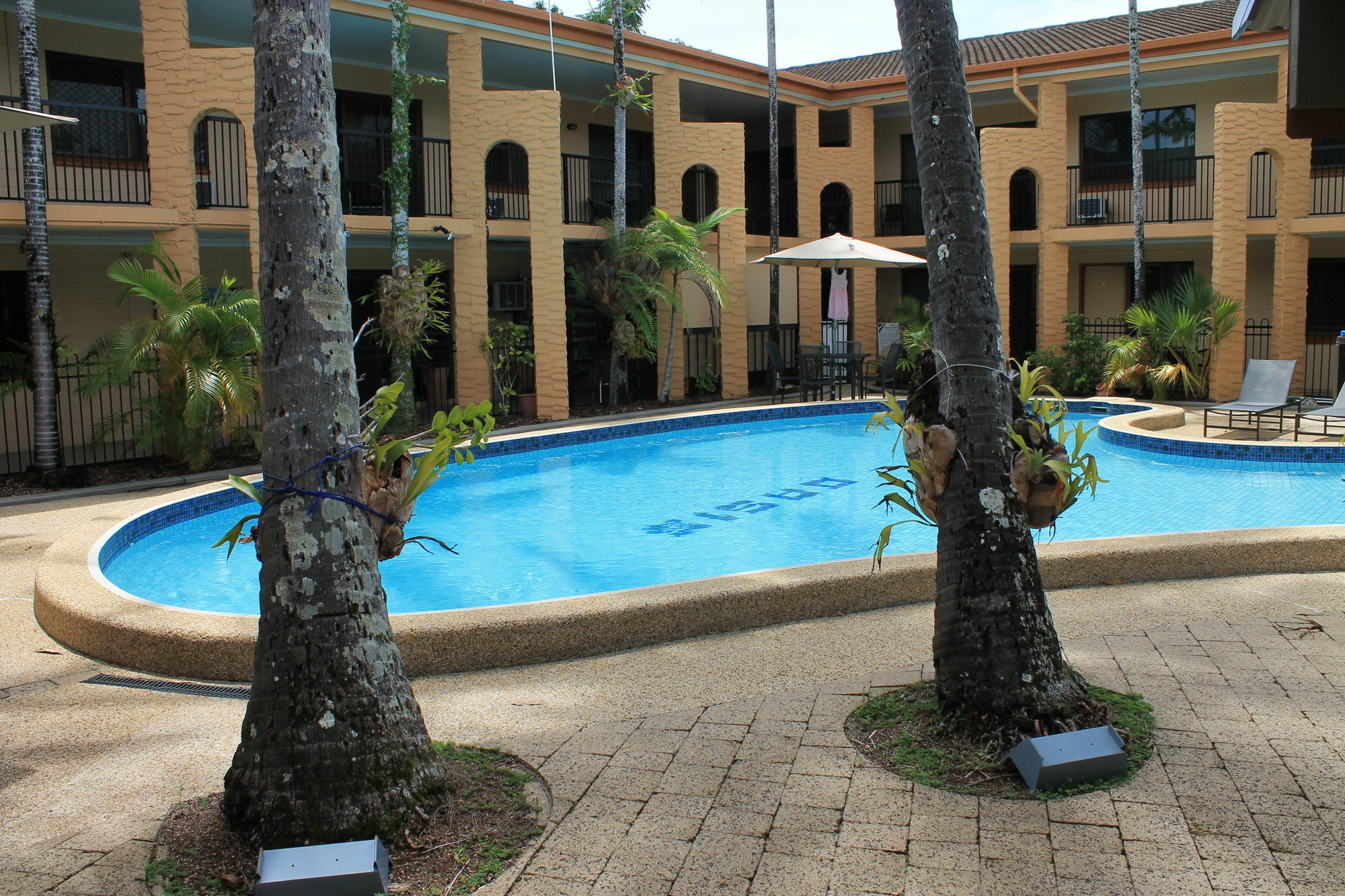 Oasis Inn Apartments Cairns Zewnętrze zdjęcie